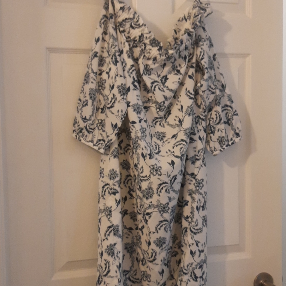 Off the shoulder banana republic summer dress